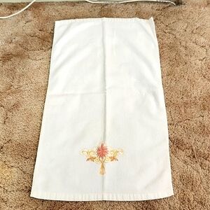 Vintage tea towel white with floral embroidered design